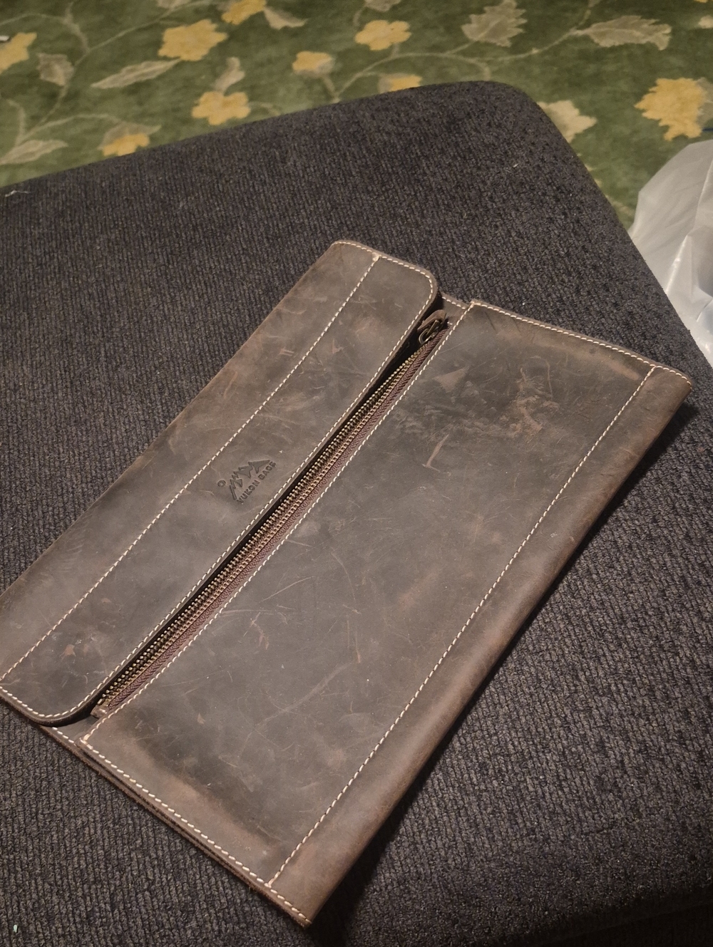 Distressed Brown Leather Men's Zip Wallet Clutch